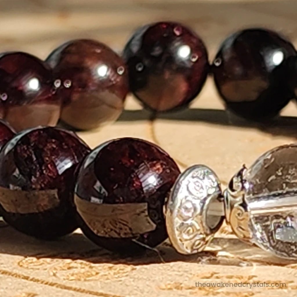 03Garnet-bracelet.webp
